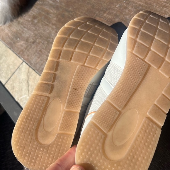 Banana republic, ladies, cream sneaker, size 9, excellent condition - Picture 8 of 16